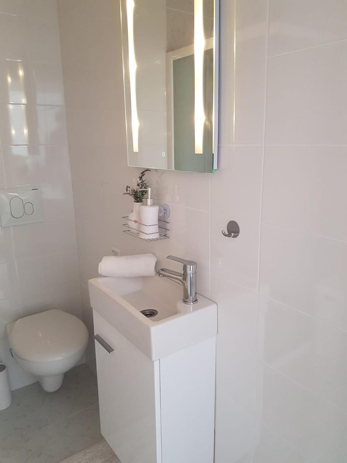 Apartman Kristina - Self Check In & Check Out Otočac Esterno foto