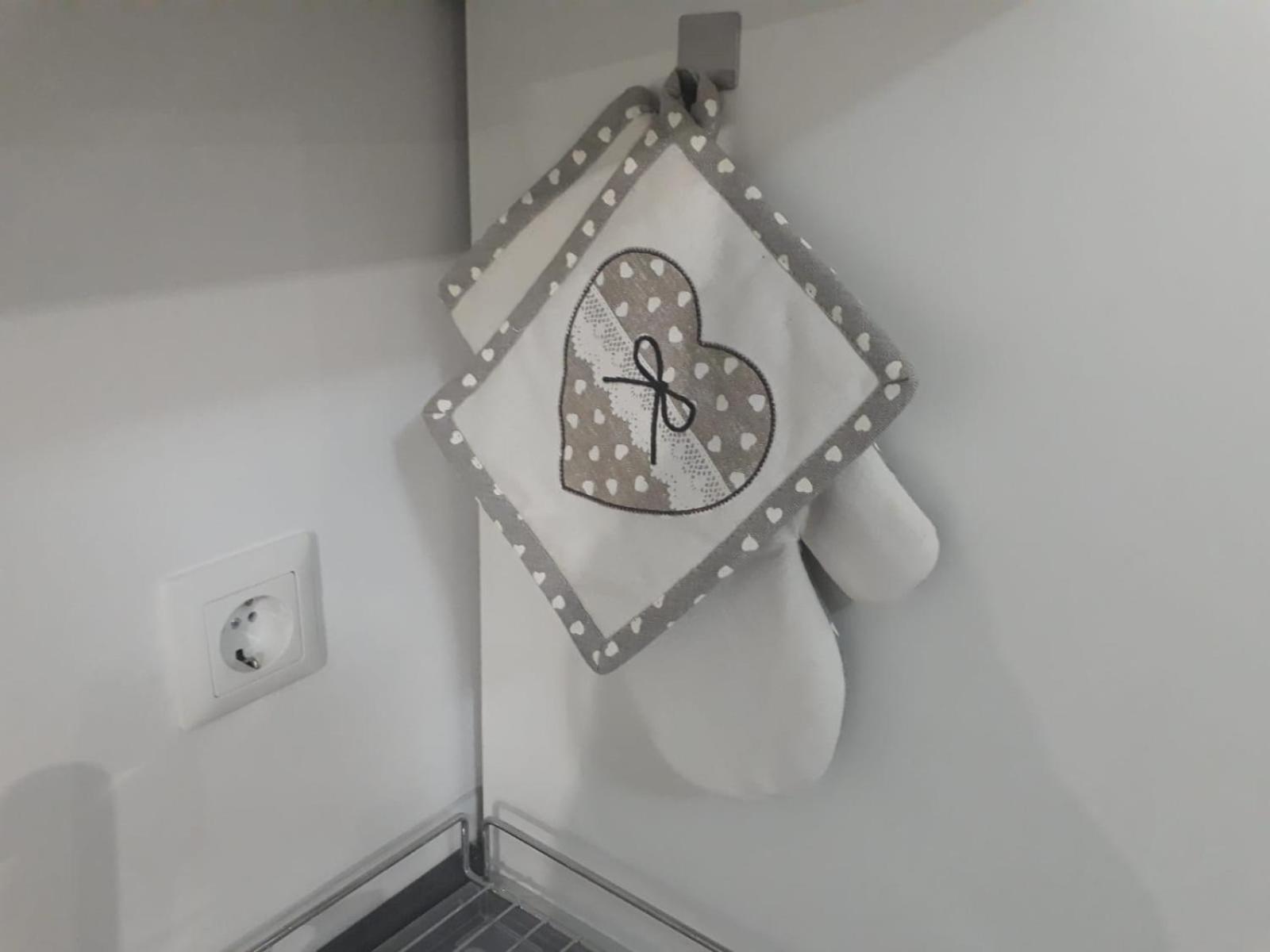 Apartman Kristina - Self Check In & Check Out Otočac Esterno foto
